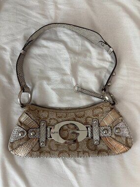 Vintage guess monogram snakeskin shoulder bag tan and silver